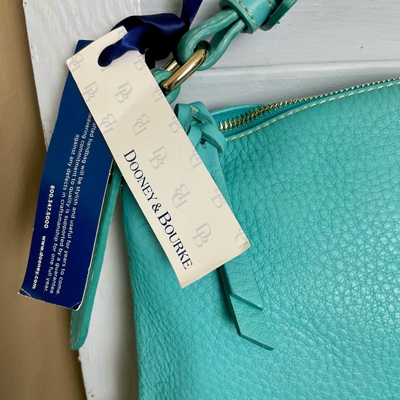 NWT DOONEY & BOURKE Aqua Dillen MD Zipper Pocket Slouch Bag. - Picture 4 of 16